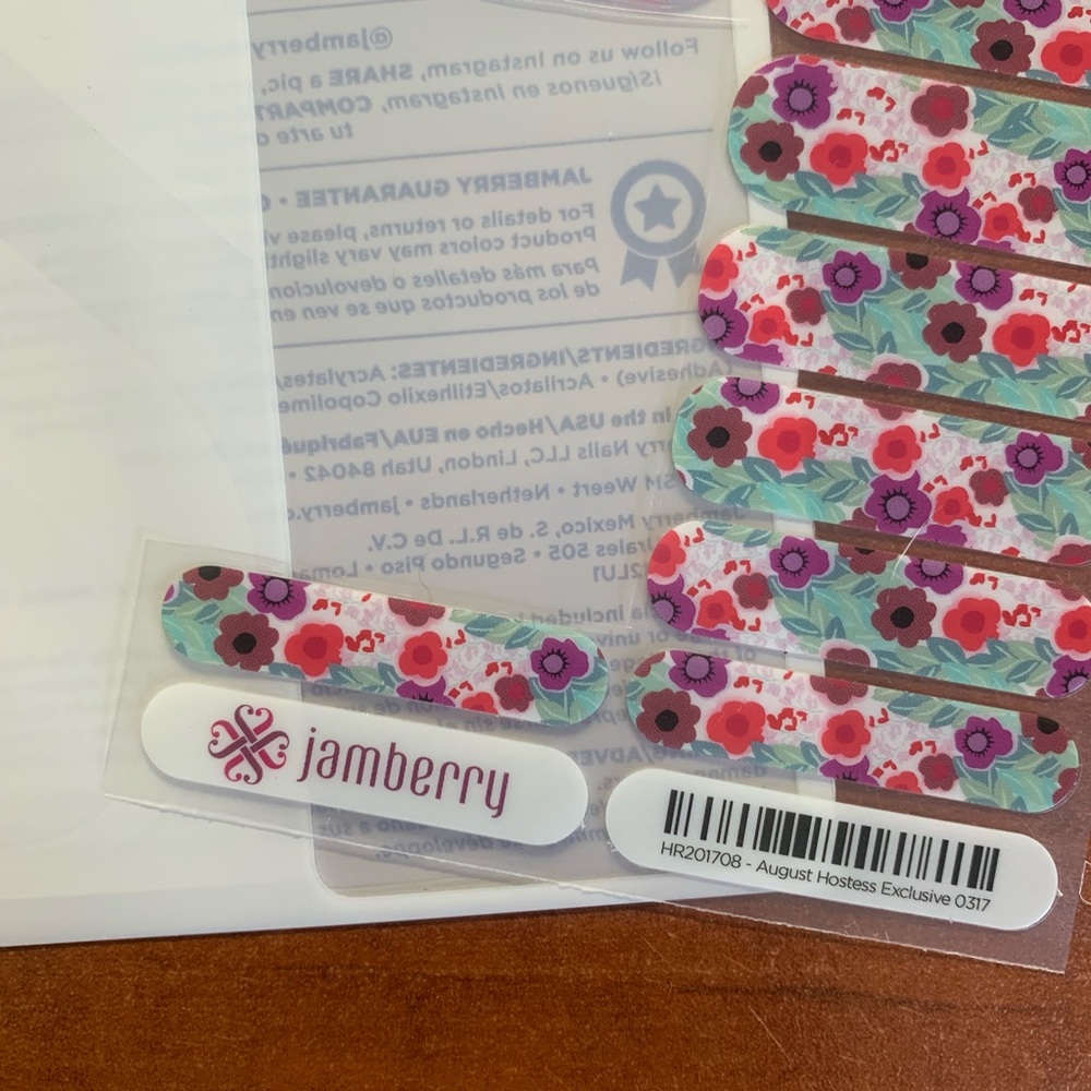 3/$25 Jamberry August 2017 Host Exclusive wrap!!